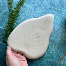 Load image into Gallery viewer, Leaf stoneware platter