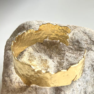 Gold plated bangle in ancient style